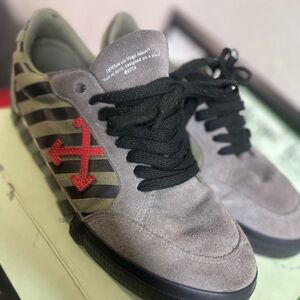 Off-White Low Vulc Khaki Red